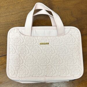 NWOT Everfun Light Pink Quilted Floral Cosmetic Hanging Tote